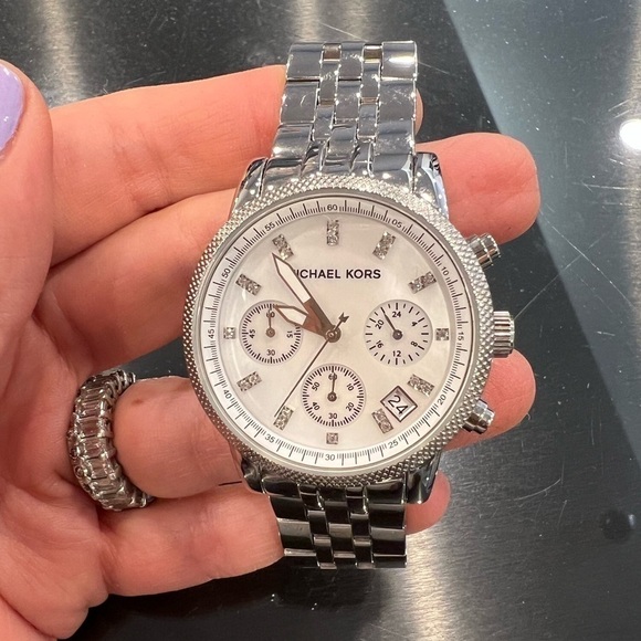 MICHAEL KORS Ritz Chronograph chrome date watch 5020 EUC - Picture 4 of 9